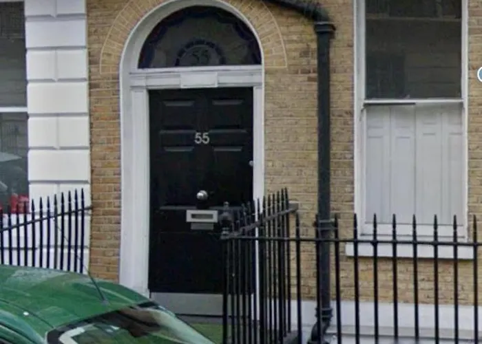 2 Bedroom Basement Flat In Hyde Park